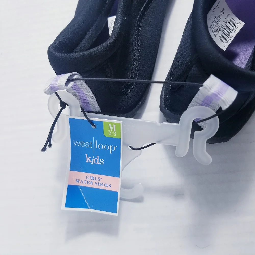 NWT WEST LOOP BLACK AND PURPLE GIRL'S WATER SHOES SIZE MEDIUM 2/3